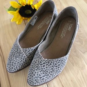 TOMS Leopard Print Ballet Flats Size 7